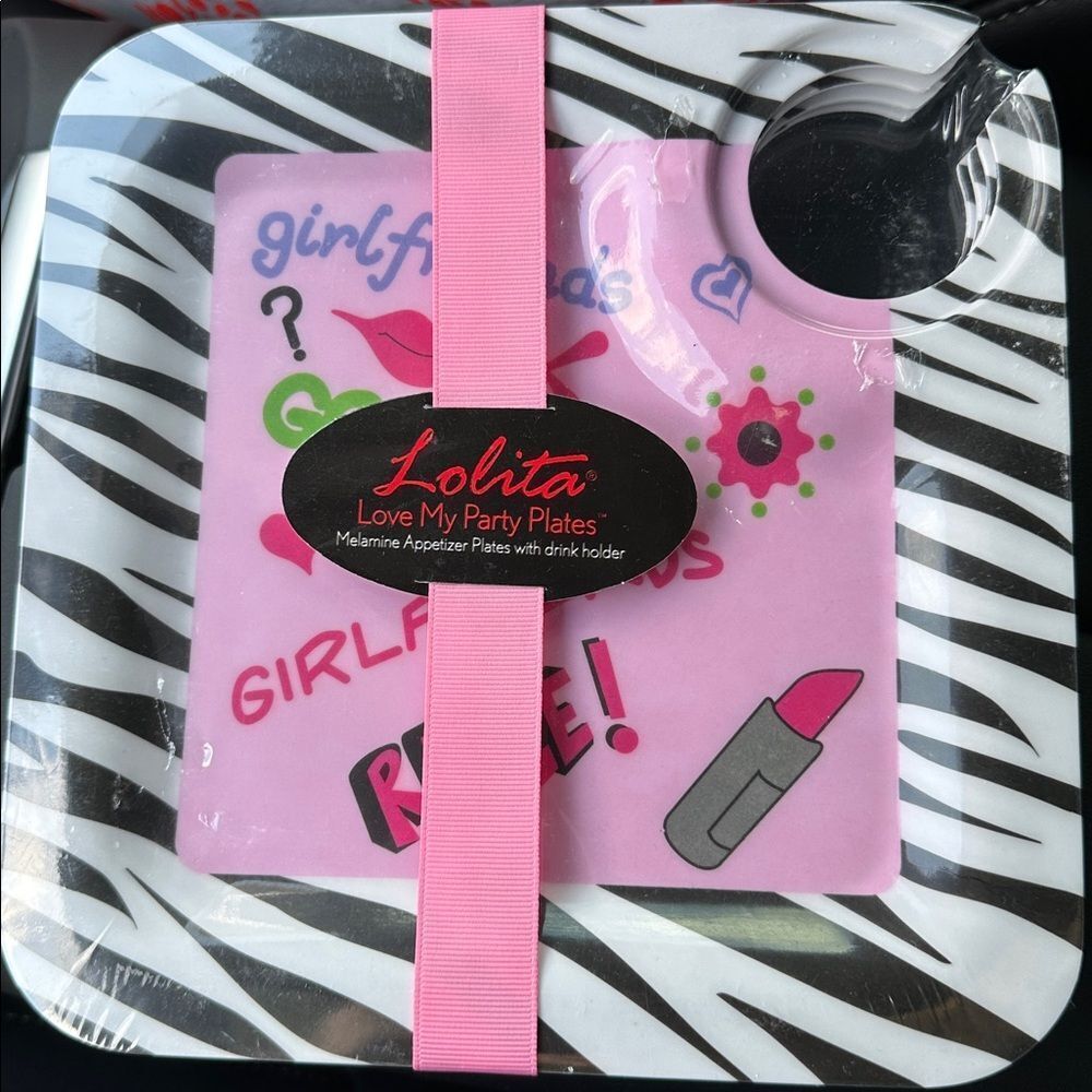 NEW Lolita 8” melamine girlfriends party plates with drink holders